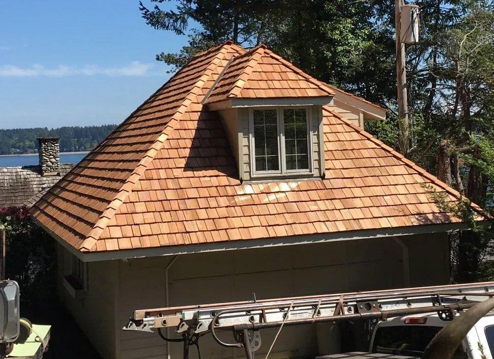 Cedar Shake Roof Installation for House in Kent, WA